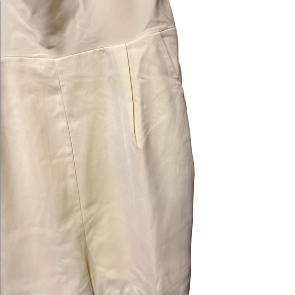 2/$20 Le Lis Collection Light Yellow Sleeveless Dressy Romper Size Small - Picture 3 of 9
